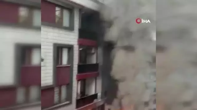 Kağıthane'de cips dolu kamyonet alev alev yandı