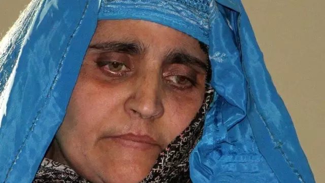 National Geographic fotoğrafıyla bilinen 'Afgan kızı' İtalya'ya sığındı National Geographic fotoğrafıyla bilinen 'Afgan kızı' İtalya'ya sığındı