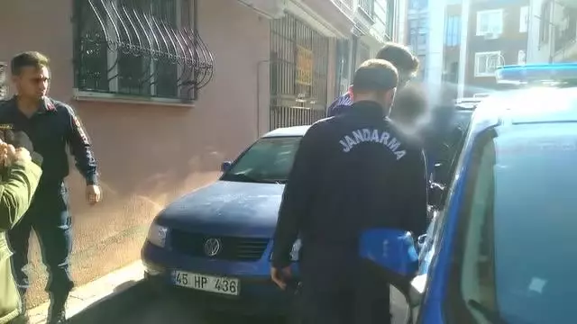 1 kişiyi bıçakladığı öne sürülen 3 şüpheli tutuklandı