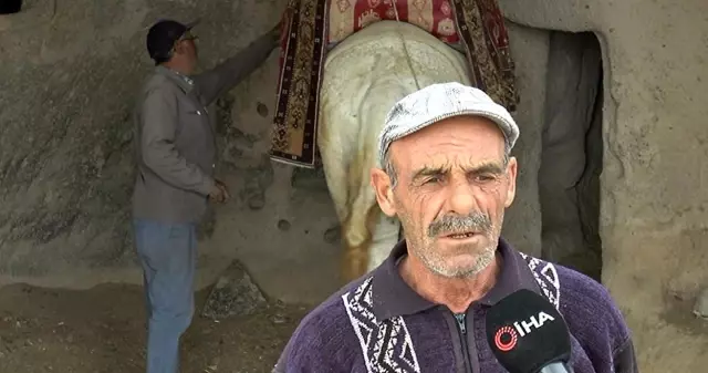 50 yıldır geçimini develerden sağlıyor