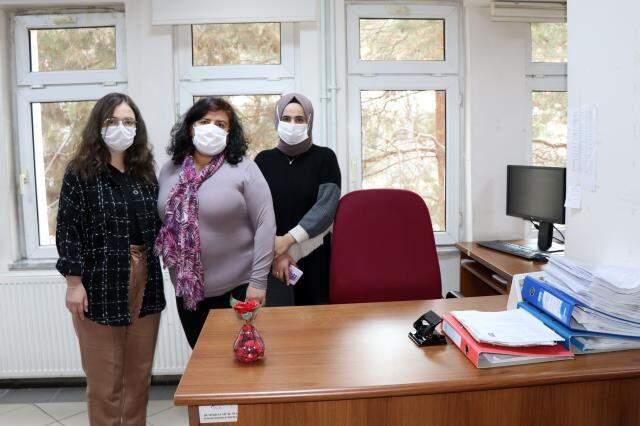 9 aylık hamile olduğu için aşı yaptırmayan genç memur, bebeğini göremeden hayatını kaybetti 9 aylık hamile olduğu için aşı yaptırmayan genç memur, bebeğini göremeden hayatını kaybetti