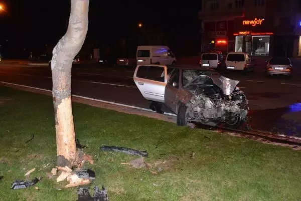 Ağaca çarpan otomobilde eski eşi ölen kadın: Erol, direksiyonu sola çevirdi
