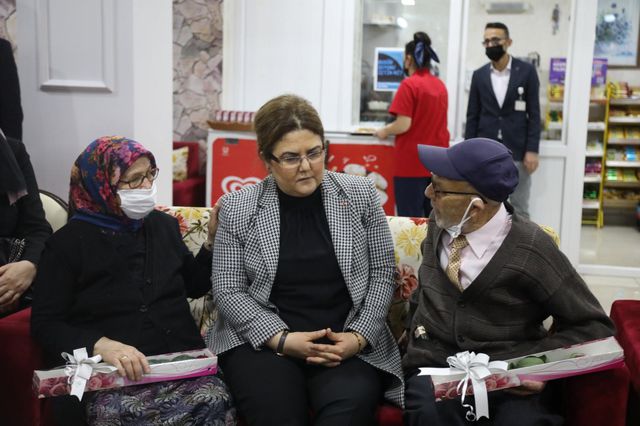 Son dakika haberi | Aile ve Sosyal Hizmetler Bakanı Yanık, Samsun'da gündemi değerlendirdi Açıklaması