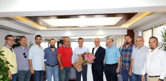 Alaşehir Belediyespor Yeni Başkanımız Tahsin Can ve yönetim kurulu üyeleri bizleri ziyaret etti.