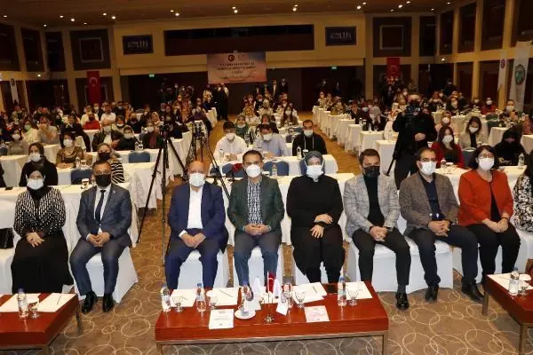 ÇANAKKALE - Hak-İş Başkanı Mahmut Arslan Çanakkale'de konuştu