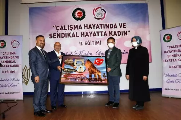ÇANAKKALE - Hak-İş Başkanı Mahmut Arslan Çanakkale'de konuştu