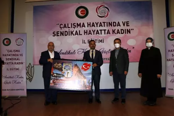 ÇANAKKALE - Hak-İş Başkanı Mahmut Arslan Çanakkale'de konuştu