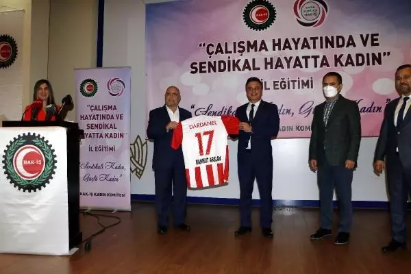 ÇANAKKALE - Hak-İş Başkanı Mahmut Arslan Çanakkale'de konuştu