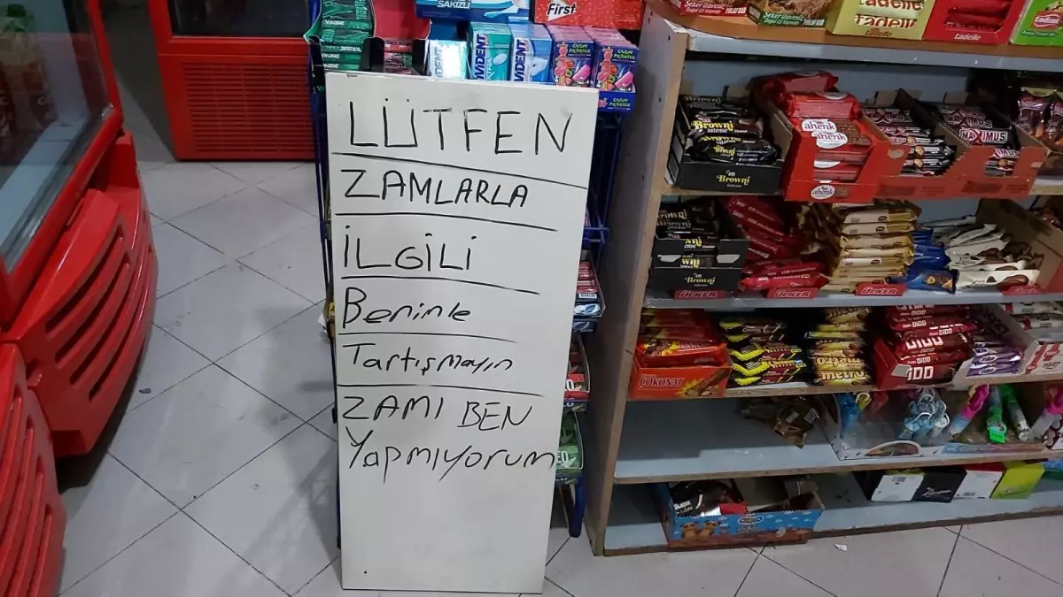 Art arda gelen zamlar bakkalı isyan ettirdi! Dükkana astığı notla vatandaştan ricada bulundu