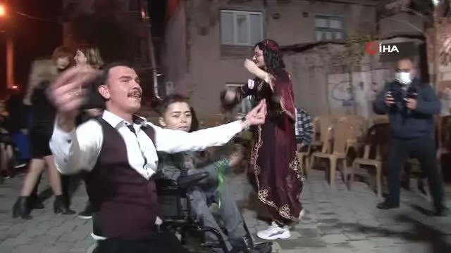 Son dakika haberleri | Aşk engel tanımadı... Genç kız aşık olduğu bedensel engelli gençle hayatını birleştirdi