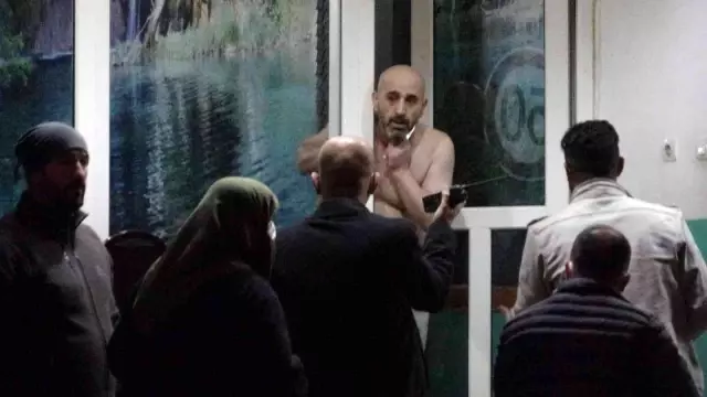 Bir daha cezaevine girmek istemiyorum dedi, polisten kaçıp 9 kişiyi rehin aldı