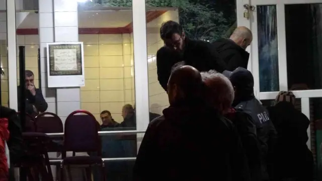 'Bir daha cezaevine girmek istemiyorum' dedi, polisten kaçıp 9 kişiyi rehin aldı