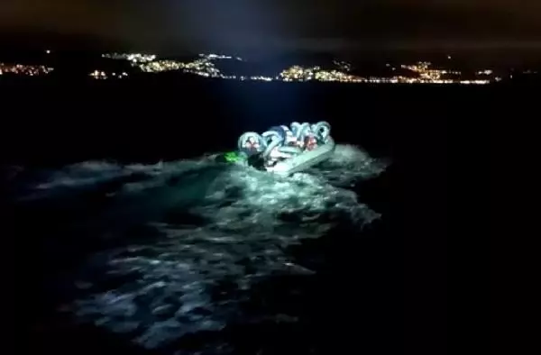 Bodrum'da 8 kaçak göçmen kurtarıldı, 18 kaçak göçmen yakalandı