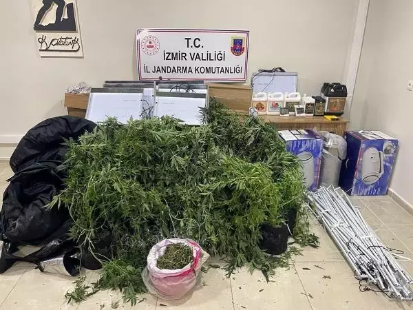 Son dakika haberi... BUCA VE TORBALI'DA UYUŞTURUCU OPERASYONLARINA 2 TUTUKLAMA