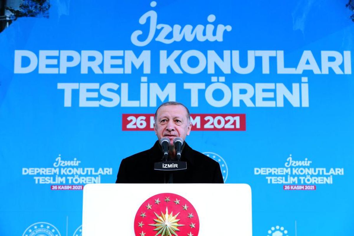 Cumhurbaşkanı Erdoğan, Bayraklı Manavkuyu'da düzenlenen Deprem Konutları Teslim Töreni'ne katılarak konuşma yaptı