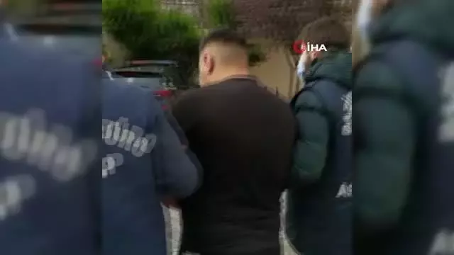 Gaziosmanpaşa'da laf atma kavgasında 1 kişi silahla yaralayan şahıs adliyeye sevk edildi