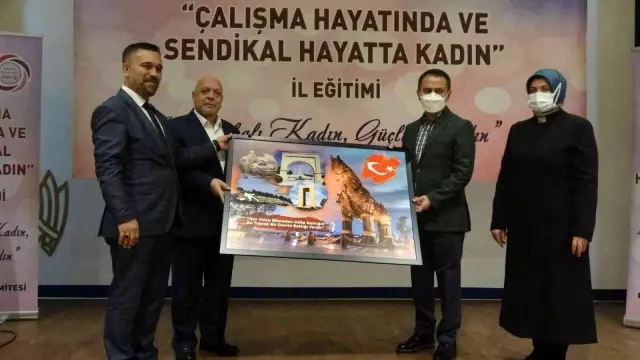 ÇANAKKALE - Hak-İş Başkanı Mahmut Arslan Çanakkale'de konuştu