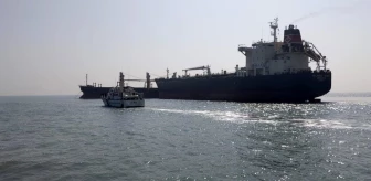 Hindistan'daki Kuç Körfezi'nde iki gemi çarpıştı