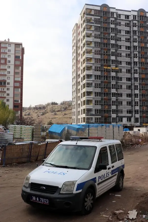 İnşaatın 11'inci katından düşen Bedirhan, son yolculuğuna uğurlandı