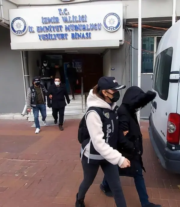 İzmir'de son 2 yılda FETÖ'den 1525 şüpheli tutuklandı