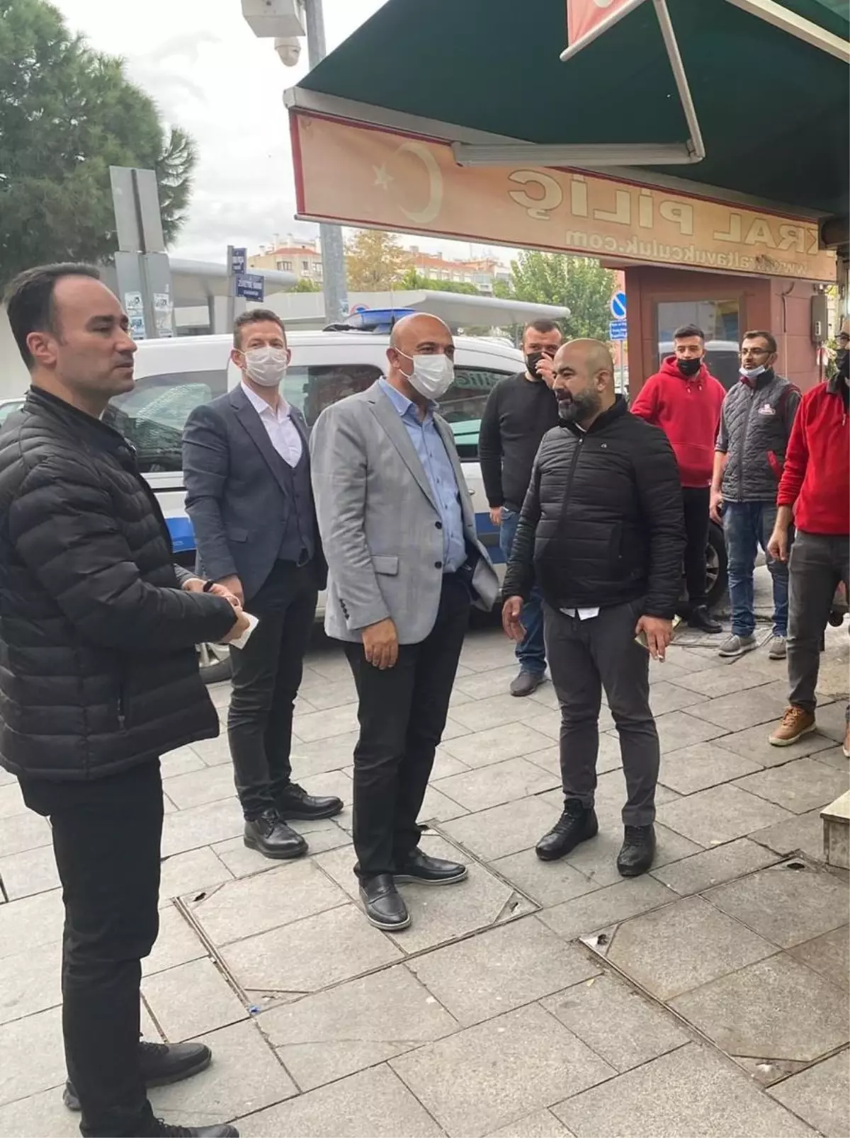 Son dakika haber | İzmir Emniyet Müdürü Şahne, Karşıyaka esnafını ziyaret etti