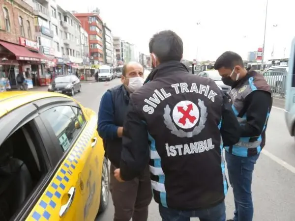 KADIKÖY'DE EMNİYET KEMERİ TAKMAYAN TAKSİCİYE CEZA