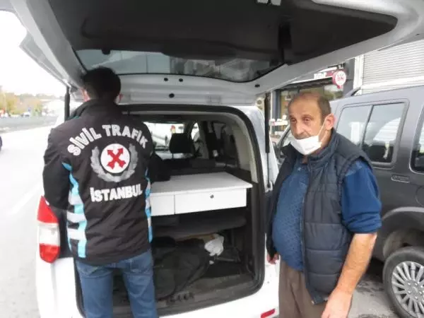 KADIKÖY'DE EMNİYET KEMERİ TAKMAYAN TAKSİCİYE CEZA