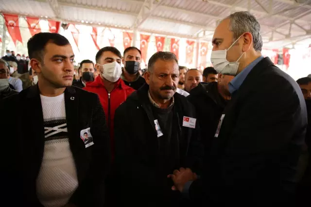 Son dakika gündem: GAZİANTEP - Kilis'teki hudut birliğinde şehit düşen asker, son yolculuğuna uğurlandı (2)