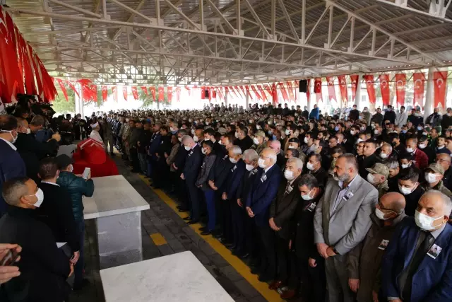 Son dakika gündem: GAZİANTEP - Kilis'teki hudut birliğinde şehit düşen asker, son yolculuğuna uğurlandı (2)