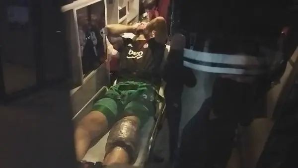 SPOR Mert Günok stattan ambulansla ayrıldı