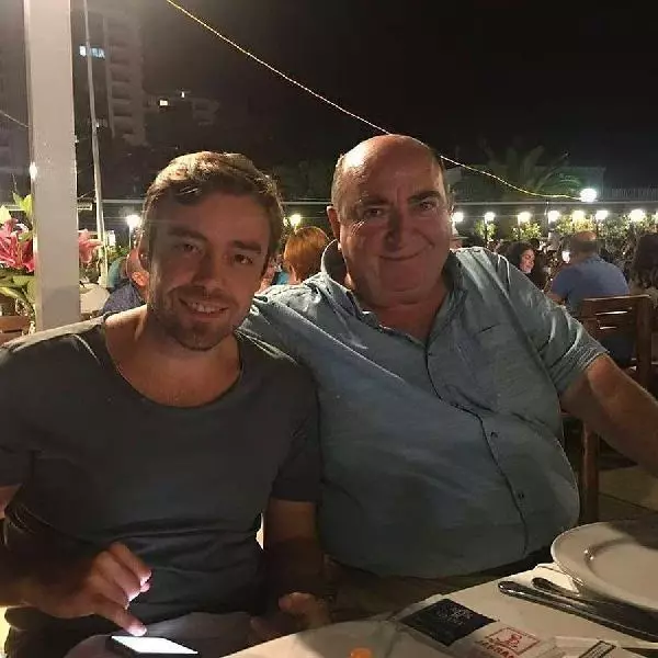Şarkıcı Murat Dalkılıç'ın babası kalp krizi geçirdi