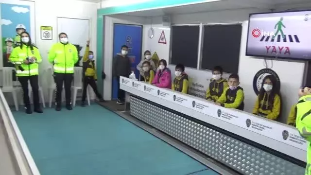 Öğrenciler trafik kurallarını eğlenerek öğrendiler