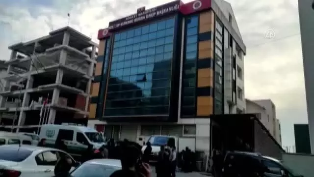 Otomobilin tıra çarpması sonucu 4 kişi hayatını kaybetti (2)