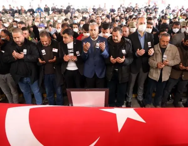 Son dakika haberleri | Şehit Uzman Çavuş Savaş Dinç, son yolculuğuna uğurlandı