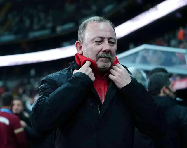 Spor Toto Süper Lig: Beşiktaş: 0 - GZT Giresunspor: 1 (İlk yarı)
