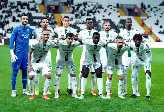 Spor Toto Süper Lig: Beşiktaş: 0 - GZT Giresunspor: 1 (İlk yarı)