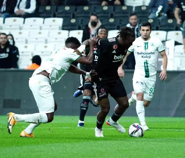 Spor Toto Süper Lig: Beşiktaş: 0 - GZT Giresunspor: 1 (İlk yarı)