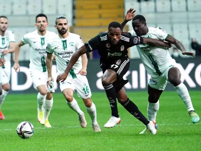 Spor Toto Süper Lig: Beşiktaş: 0 - GZT Giresunspor: 1 (İlk yarı)
