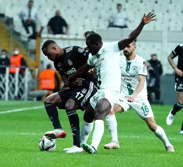 Spor Toto Süper Lig: Beşiktaş: 0 - GZT Giresunspor: 1 (İlk yarı)