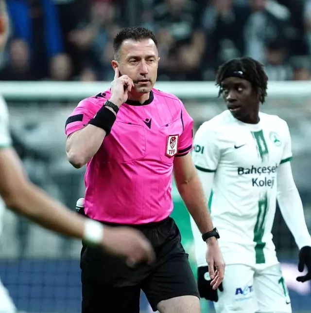 Spor Toto Süper Lig: Beşiktaş: 0 - GZT Giresunspor: 1 (İlk yarı)