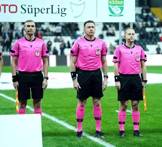 Spor Toto Süper Lig: Beşiktaş: 0 - GZT Giresunspor: 1 (İlk yarı)