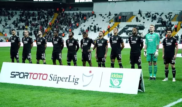 Spor Toto Süper Lig: Beşiktaş: 0 - GZT Giresunspor: 1 (İlk yarı)