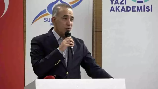 Sultangazili genç yazarlar sertifikalarını aldı