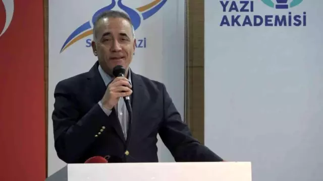 Sultangazili genç yazarlar sertifikalarını aldı