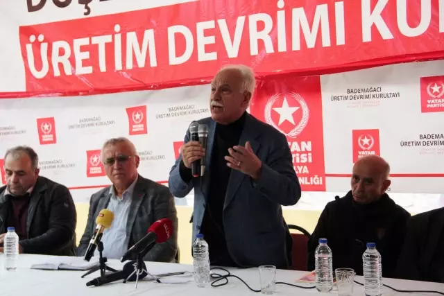 Vatan Partisi Genel Başkanı Doğu Perinçek, çiftçilerle buluştu