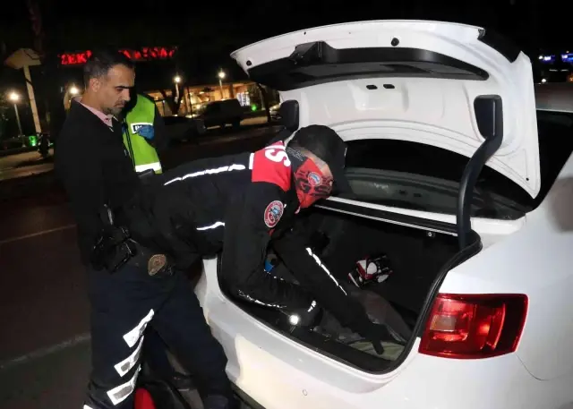 Adana'da hava destekli huzur uygulaması: 21 kişi yakalandı