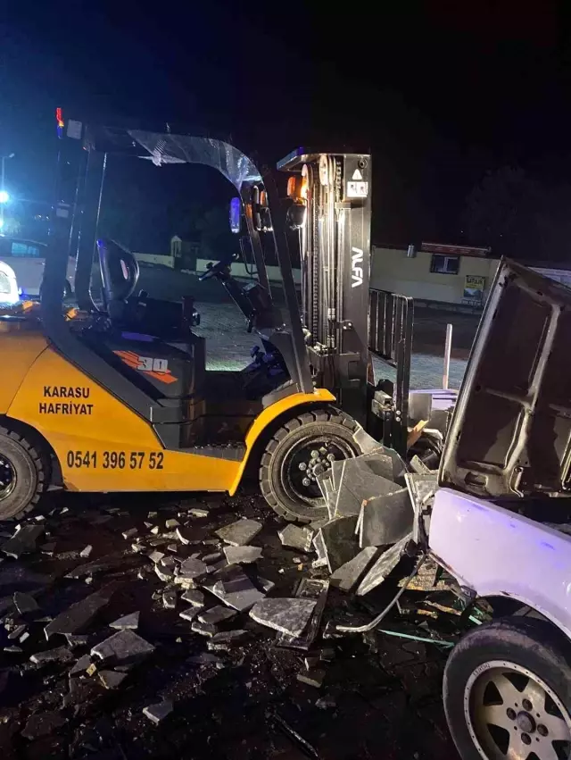 Balıkesir'de iki trafik kazasında 5 kişi yaralandı