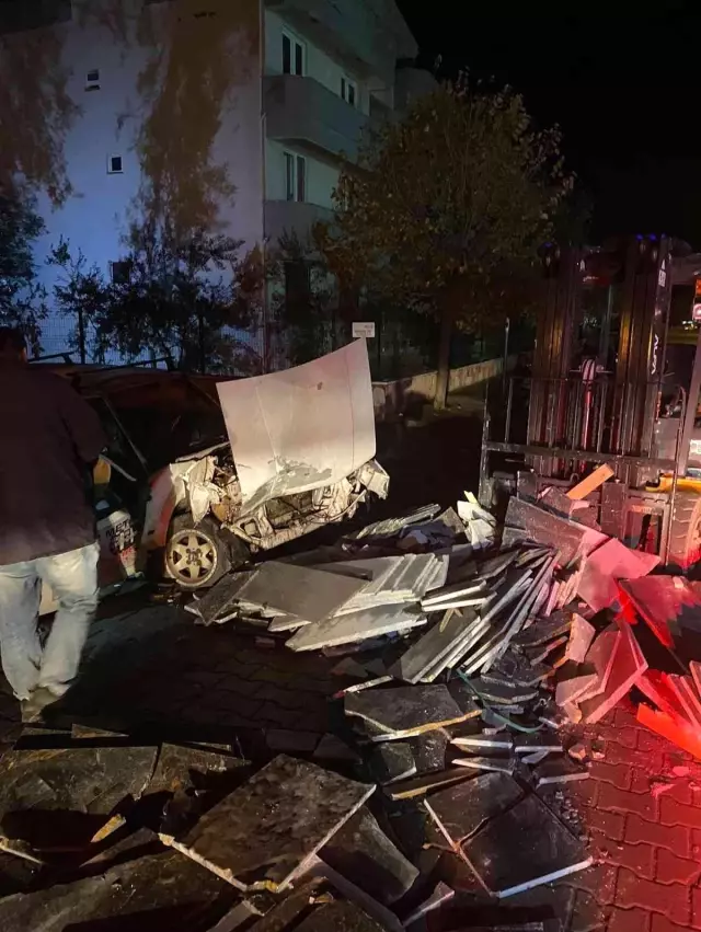 Balıkesir'de iki trafik kazasında 5 kişi yaralandı
