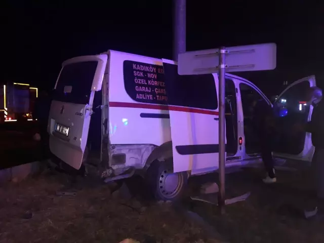 Balıkesir'de iki trafik kazasında 5 kişi yaralandı