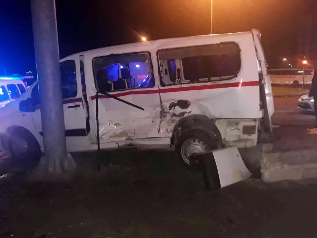 Balıkesir'de iki trafik kazasında 5 kişi yaralandı